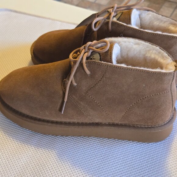 BearPaw tan suede  lace ups with fleece lining, size 8 NWT - Picture 2 of 4